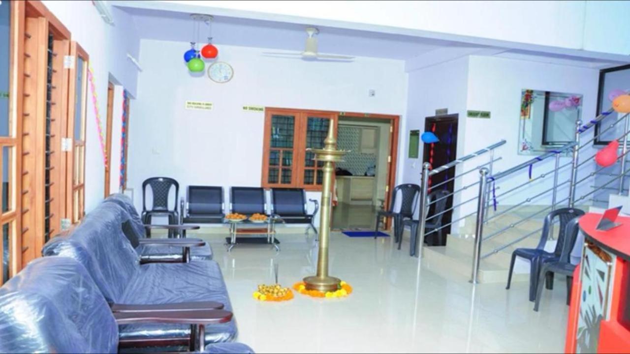 Adhithya Apartments กูรูวาเยอร์ ภายนอก รูปภาพ