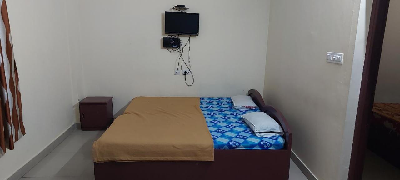 Adhithya Apartments กูรูวาเยอร์ ภายนอก รูปภาพ