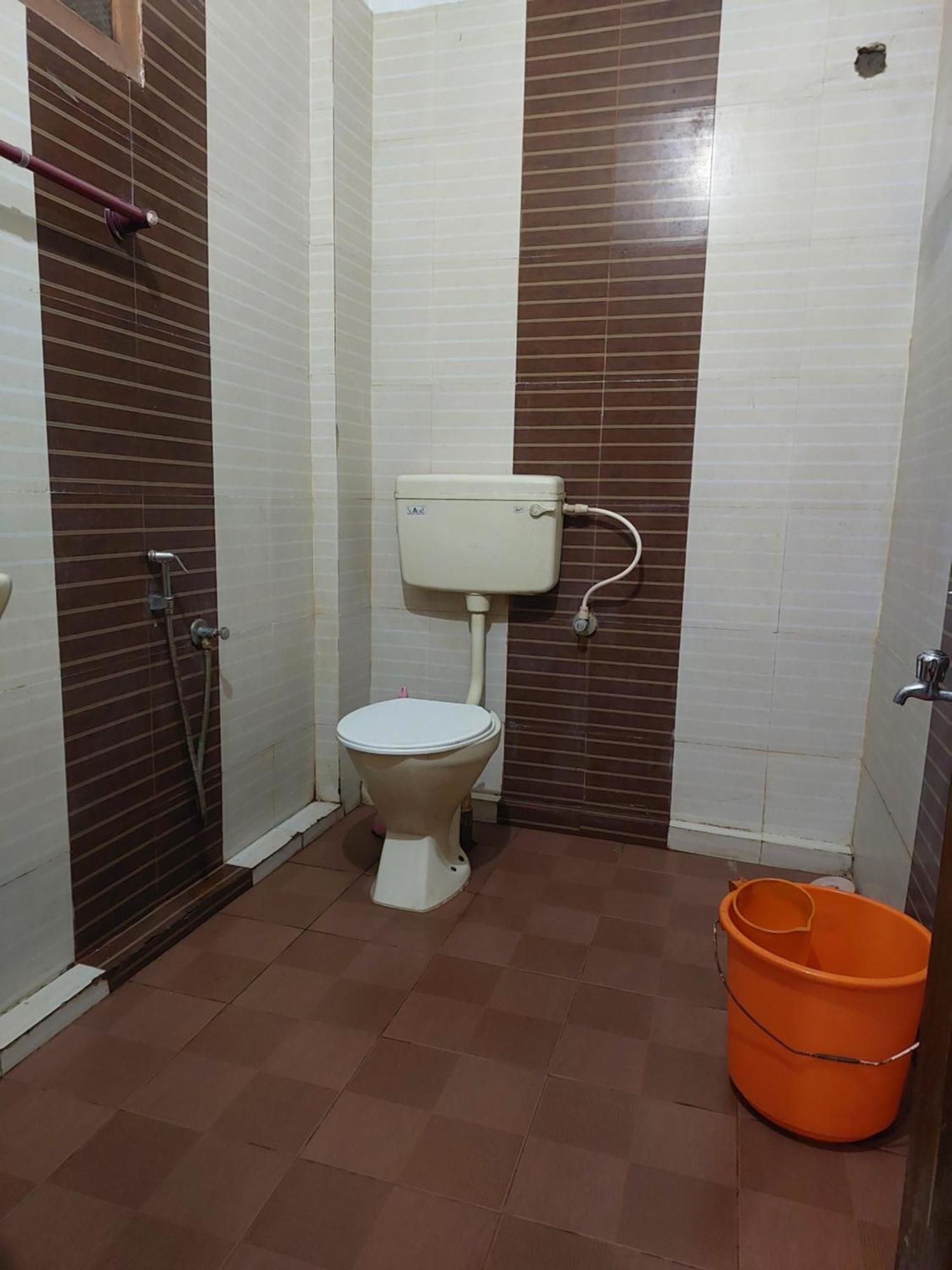 Adhithya Apartments กูรูวาเยอร์ ภายนอก รูปภาพ