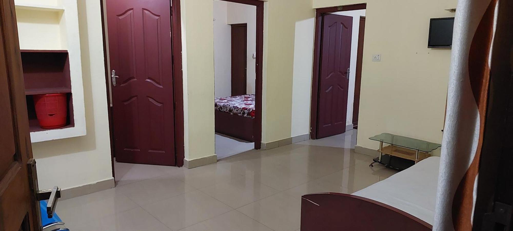 Adhithya Apartments กูรูวาเยอร์ ภายนอก รูปภาพ